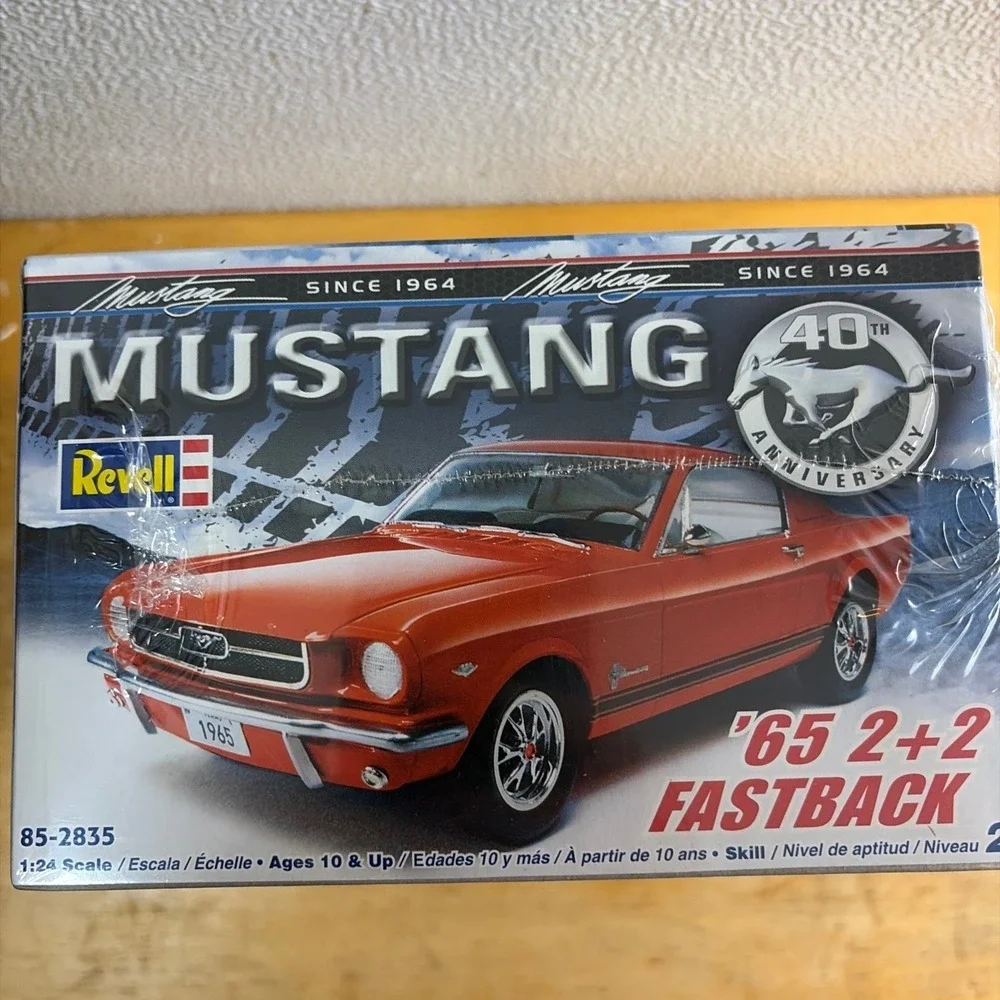 Revell 1965 Mustang 2+2 Fastback 1/24 Model Kit 40th Anniversary 85-2835  Sealed